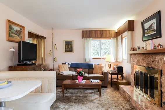 Family Room - 144 West Osborne Road  