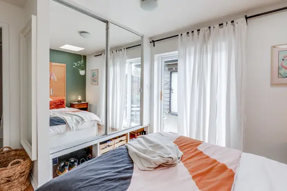 515 E 19th Street, North Vancouver - suite bedroom 2  