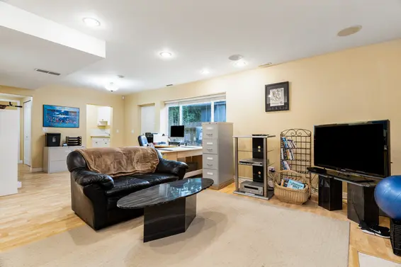 1335 Ridgewood Drive, North Vancouver For Sale - image 25