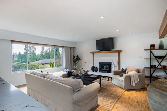 2178 Hyannis Drive, North Vancouver For Sale - image 3