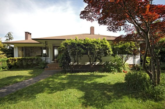 820 Keith Road, West Vancouver