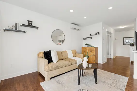 205 East 18th Street, North Vancouver For Sale - image 9