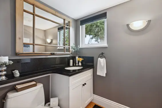 4081 Ruby Avenue, North Vancouver For Sale - image 10