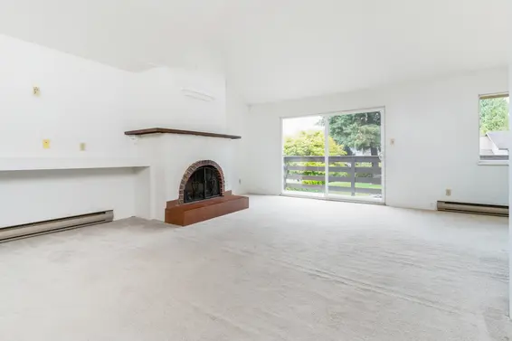 2040 Sandown Place, North Vancouver For Sale - image 2