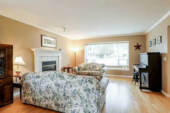 Living Room - 453 East 16th Street, North Vancouver  