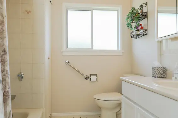 Bathroom - 935 Beaconsfield Road, North Vancouver  