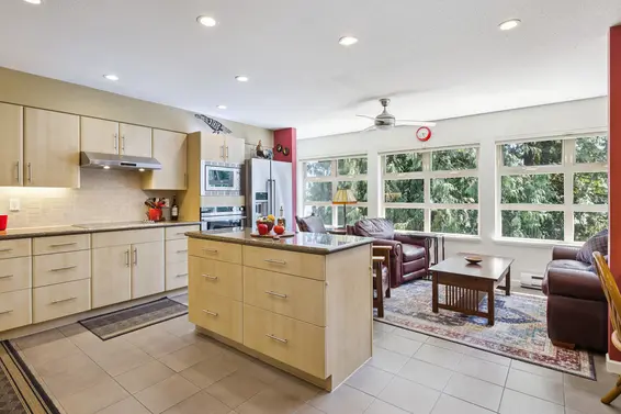 303 3750 Edgemont Boulevard, North Vancouver For Sale - image 11
