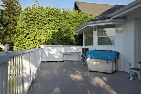 Deck  