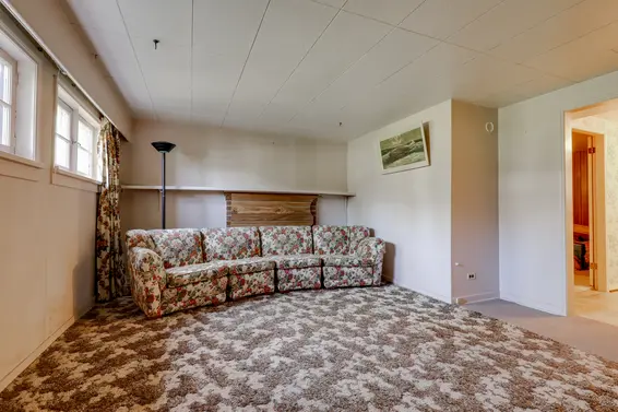 Living/ Rec room - 459 East 16th Street, North Vancouver  