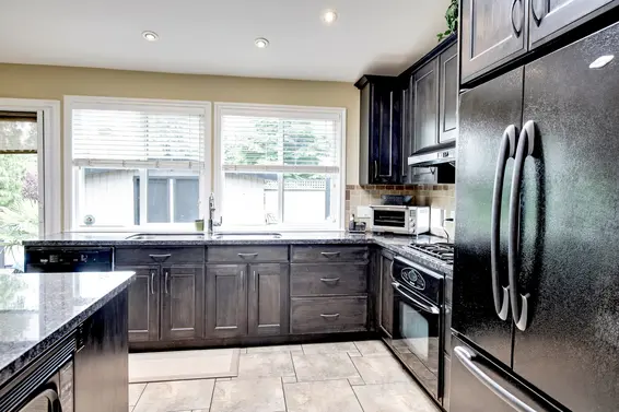 Kitchen - 2400 Weymouth Place, North Vancouver  