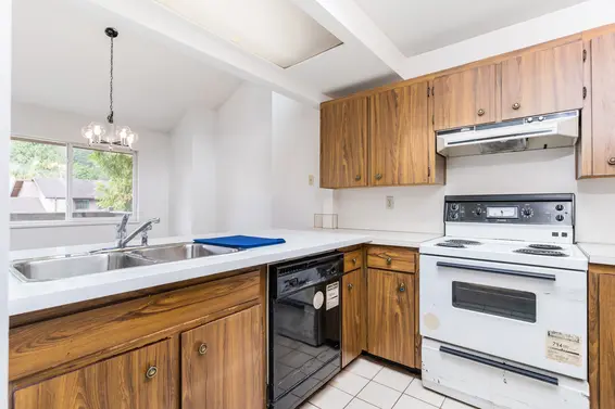 2040 Sandown Place, North Vancouver For Sale - image 18