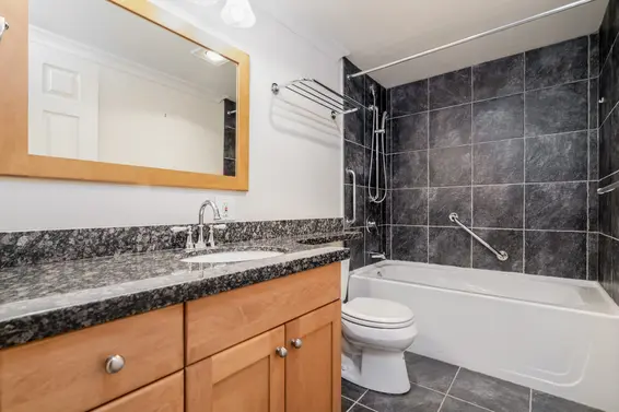 202 1341 Clyde Avenue, North Vancouver For Sale - image 23