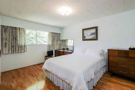 Master Bedroom - 3490 Institute Road  