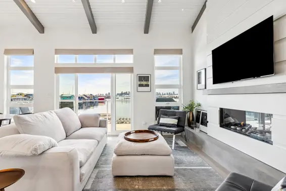 16 415 West Esplanade, North Vancouver For Sale - image 3