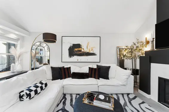 5 1550 Larkhall Crescent, North Vancouver For Sale - image 3