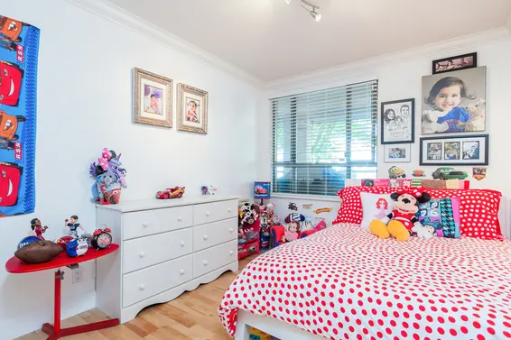 210 223 Mountain Highway - Bedroom  