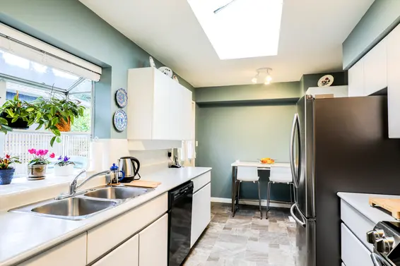Kitchen - 3715 Norwood Avenue, North Vancouver  