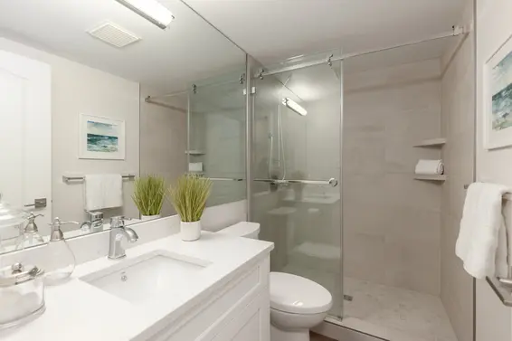 Bathroom - 904-1327 East Keith Road, North Vancouver  