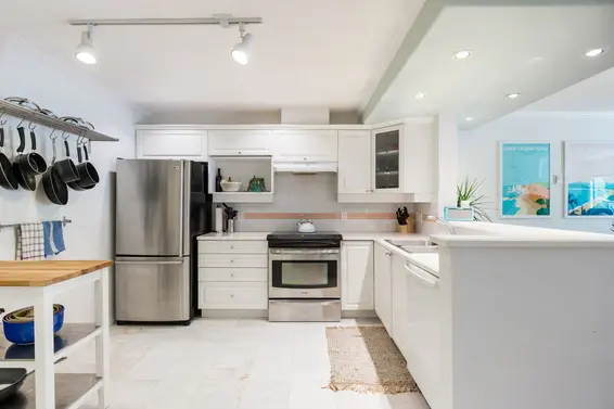 Kitchen - 506-1500 Ostler Court, North Vancouver  