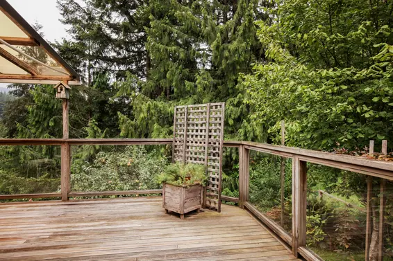 Deck  
