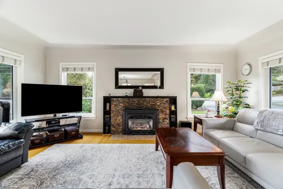1335 Ridgewood Drive, North Vancouver For Sale - image 8