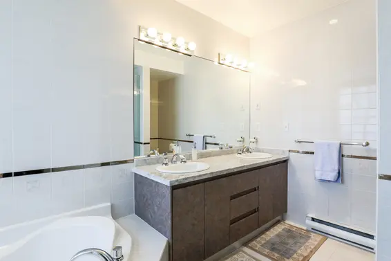 Ensuite - 5-1001 Northlands Drive  