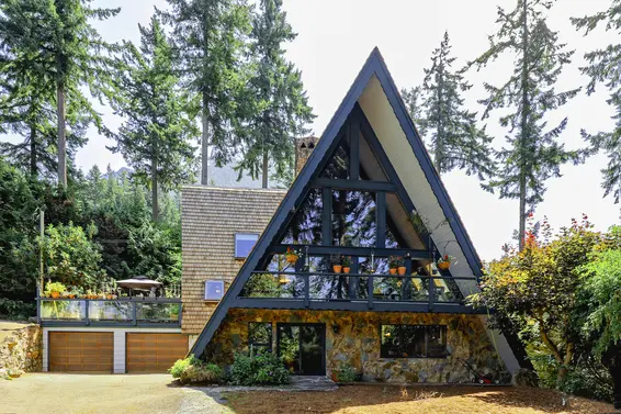 Exterior - 440 Upper Bayview Road, Lions Bay  