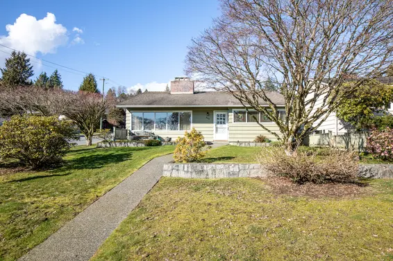 502 East 18th Street, North Vancouver  