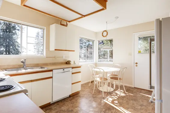 Kitchen - 1984 Hyannis Drive, North Vancouver  