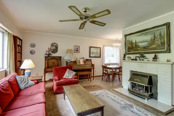 Living Room 3 - 640 E Osborne Road, North Vancouver  