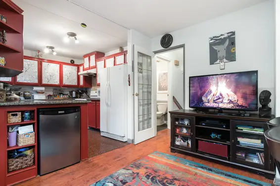 1516 Mahon Avenue, North Vancouver For Sale - image 9