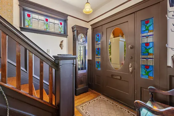 234 West Windsor Road, North Vancouver For Sale - image 3