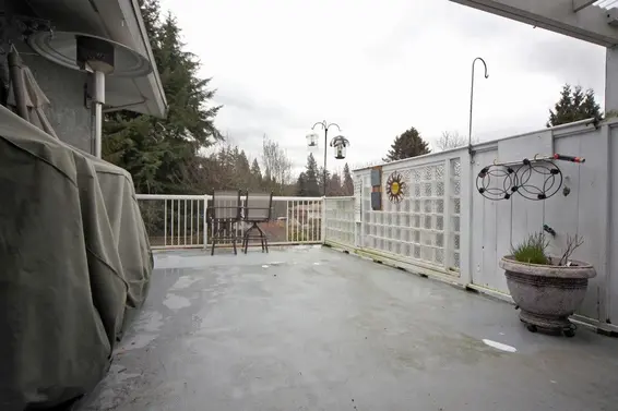 Deck  