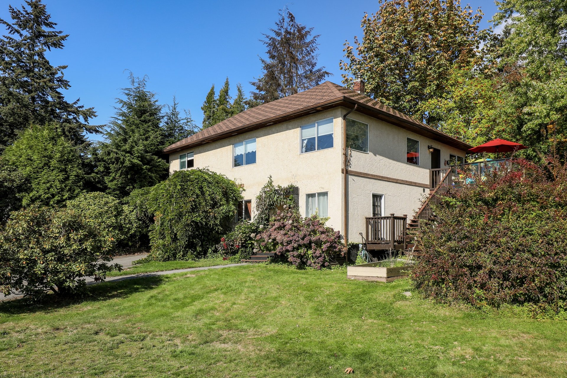 868 Drayton Street, North Vancouver SOLD Price? Log In.