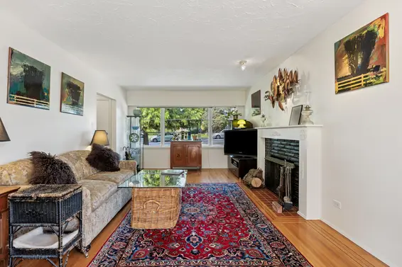 415 West 26th Street, North Vancouver For Sale - image 4