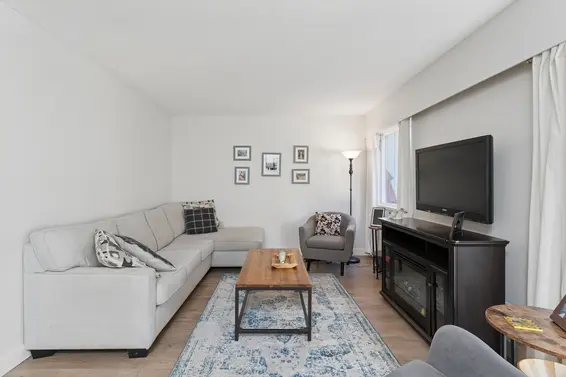 2060 Deep Cove Crescent, North Vancouver For Sale - image 3