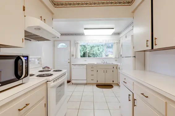 Kitchen - 1136 West 22nd Street, North Vancouver  
