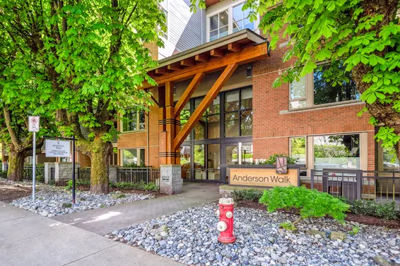 311 119 West 22nd Street, North Vancouver