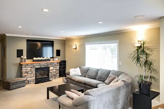 Family Room - 2400 Weymouth Place, North Vancouver  