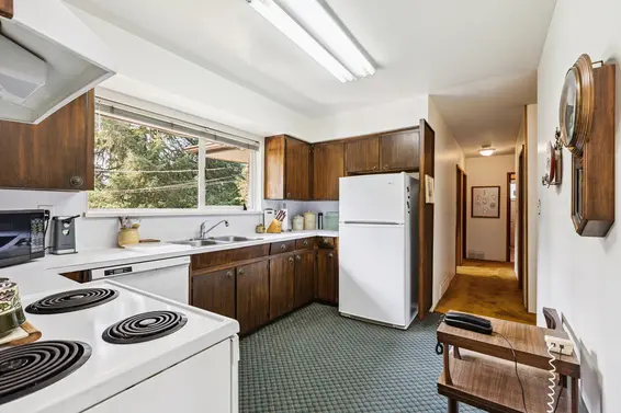 2830 Crestlynn Place, North Vancouver For Sale - image 12