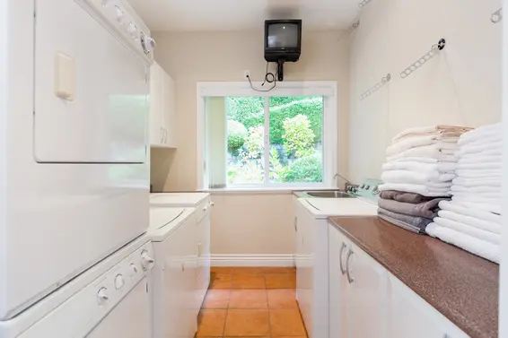 Laundry Room - 998 Dempsey Road, North Vancouver  