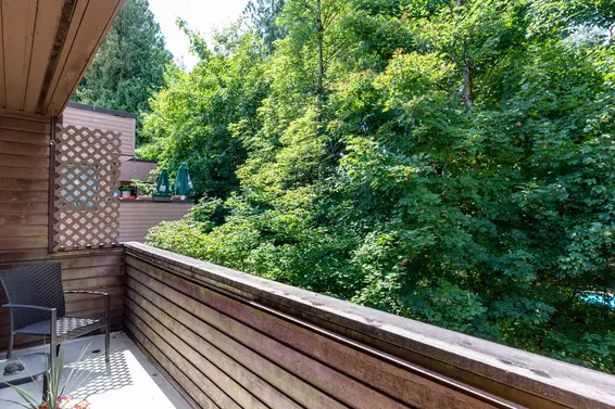 Deck - 3309 Mountain Highway, North Vancouver  