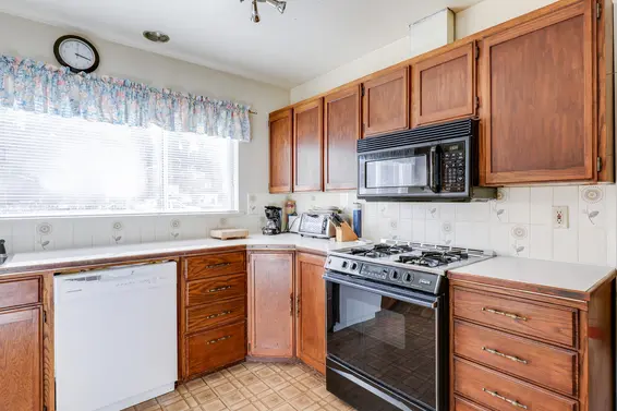 Kitchen 2 - 640 East Osborne Road, North Vancouver  