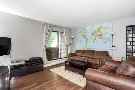 Living Room - 3309 Mountain Highway, North Vancouver  