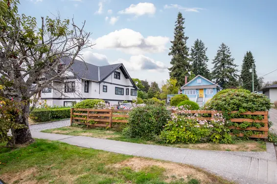 534 East 9th Street, North Vancouver For Sale - image 4