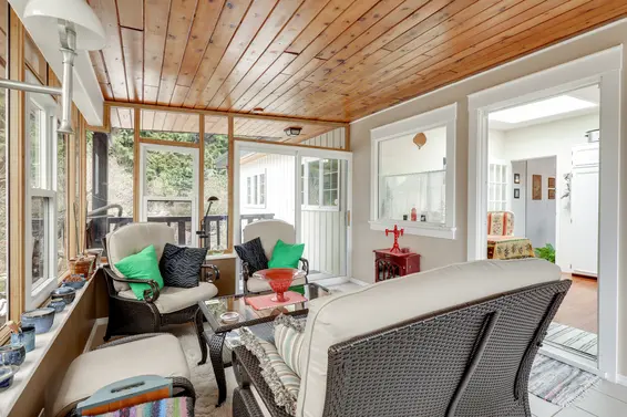 Sun Room - 4775 Tourney Road, North Vancouver  