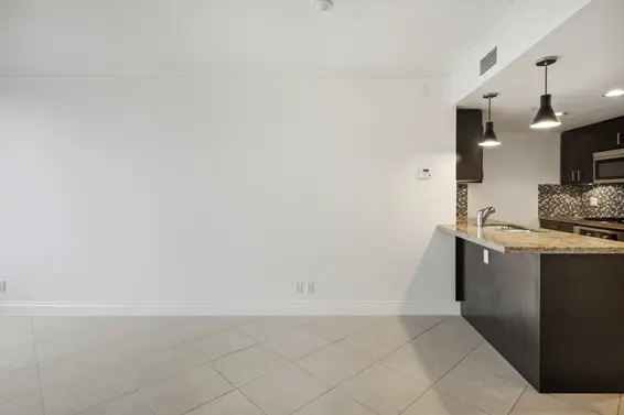 403 133 East Esplanade, North Vancouver For Sale - image 7