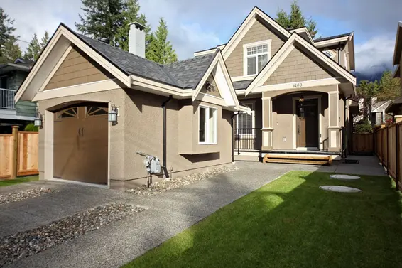 1100 Canyon Boulevard, North Vancouver