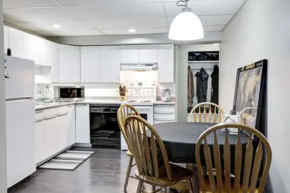 Kitchen - 2400 Weymouth Place, North Vancouver  