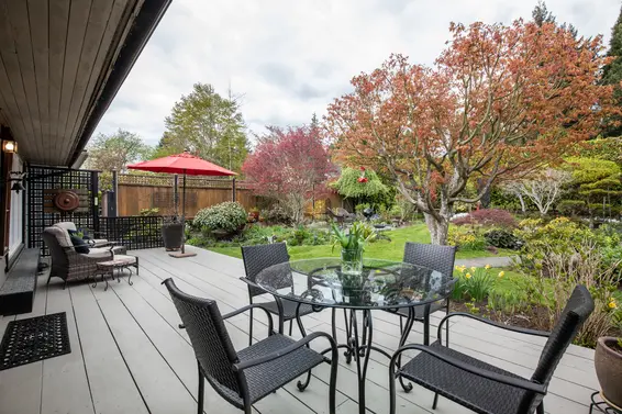 515 East 19th Street, North Vancouver - porch 2  